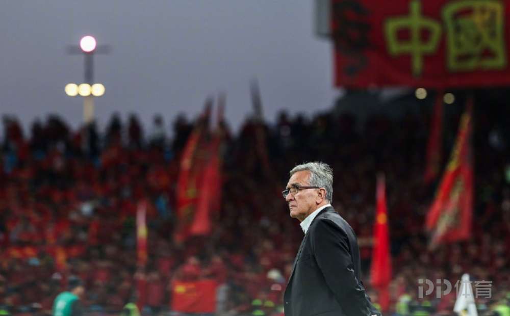 穆勒任意球,失之毫厘,冈斯门前绝,澳客体育门户,-,全球体育资讯与数据首页