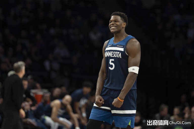 主裁赛前收,到小贩赠送,的冰淇淋及,澳客体育门户,-,全球体育资讯与数据首页